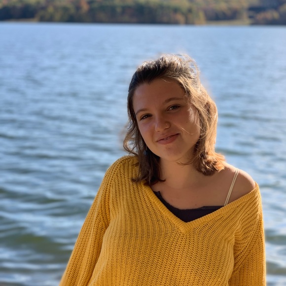 Meet your Posher, Gabrielle - Picture 1 of 1